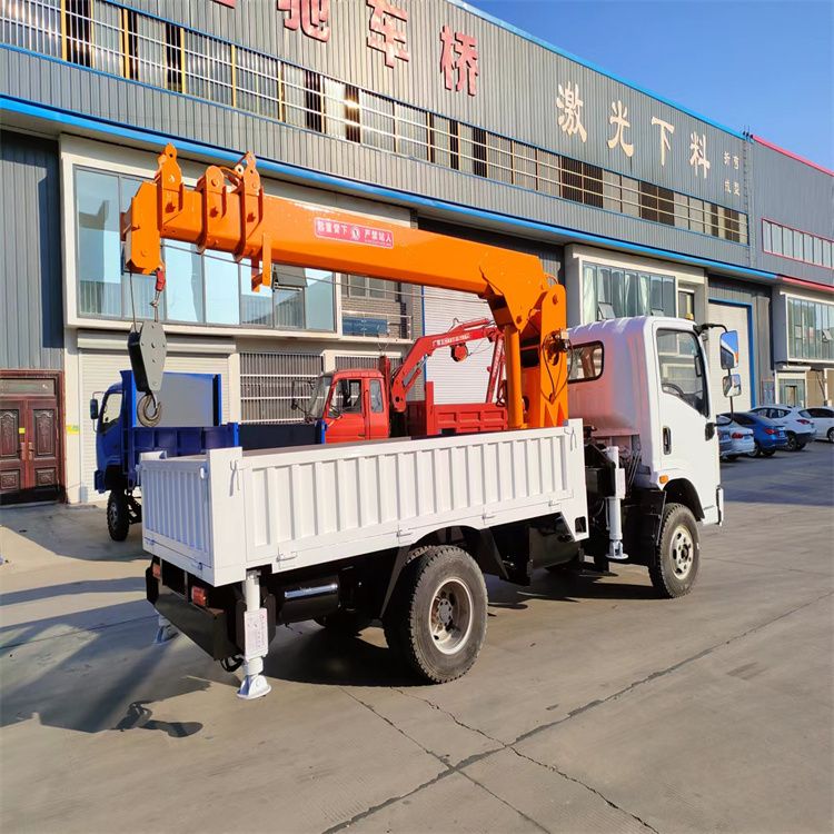 林边乡三轮随车吊定制 农用改装机自备吊中瑞长期出售